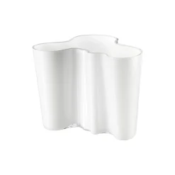 Clearance Iittala Alvar Aalto vase 16 cm, opal opal white, opal white