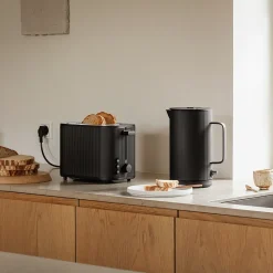 Georg Jensen Køkkenmaskiner<BERNADOTTE Elkedel, sort