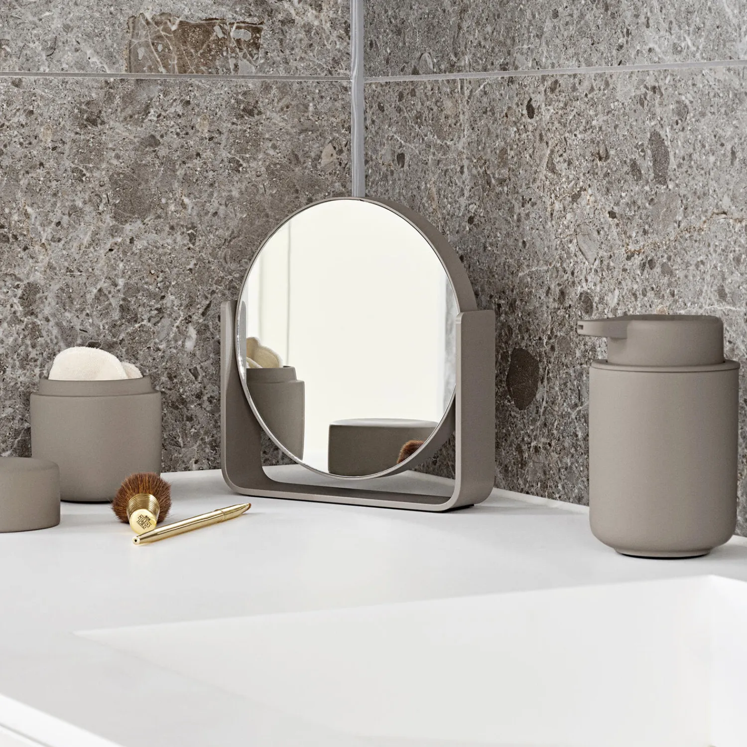 New Zone Denmark Bordspejl med 5 x forstørrelse, taupe