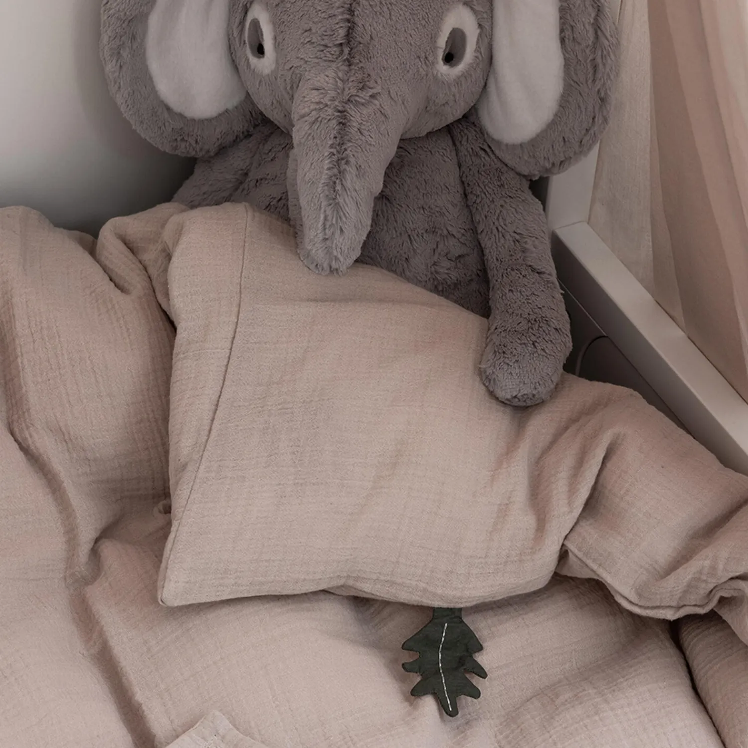 Sale Sebra 2-delt musselin juniorsengetøj, seabreeze beige