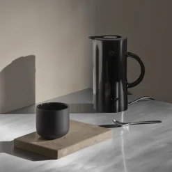 Outlet Stelton EM77 Mini Elkedel 0,5 L, black