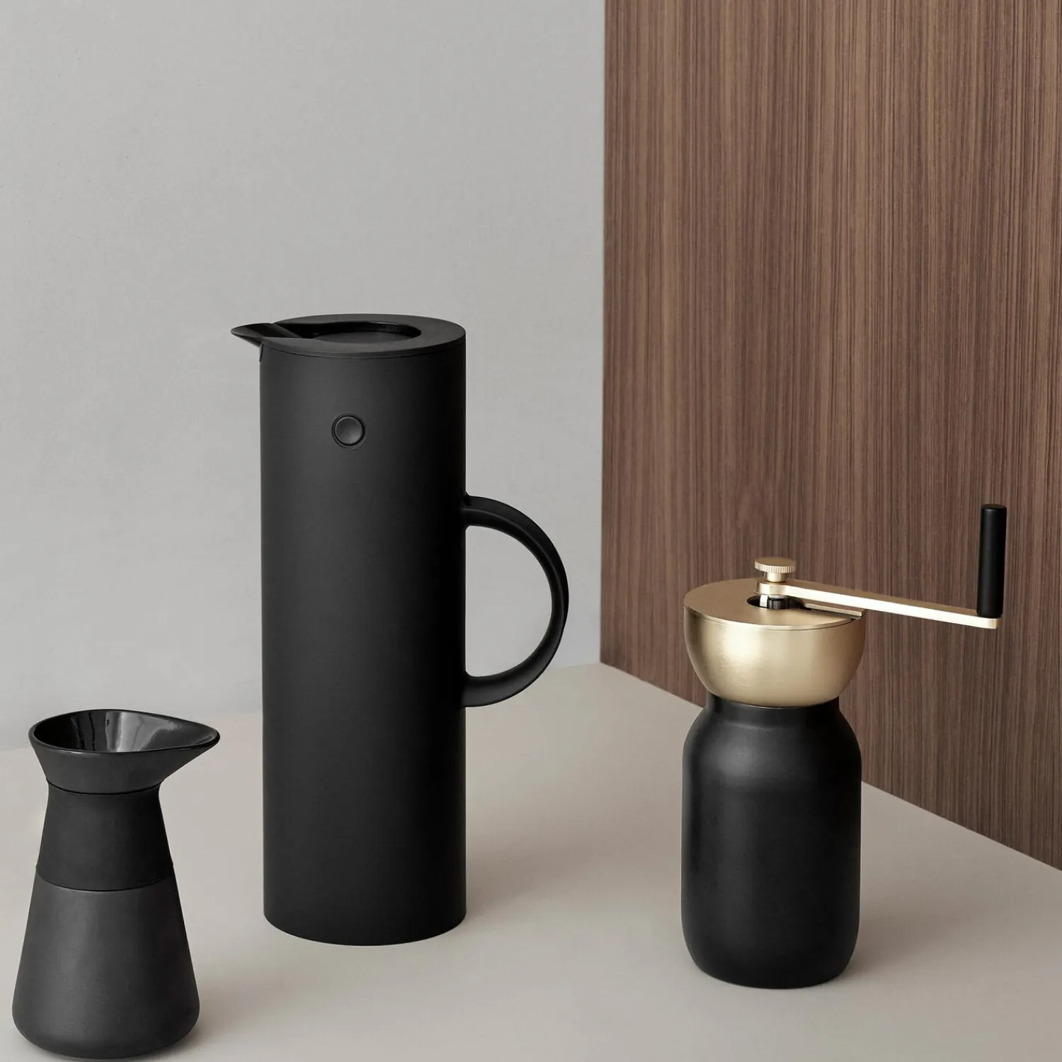 Discount Stelton EM77 termokande 1 L, soft black