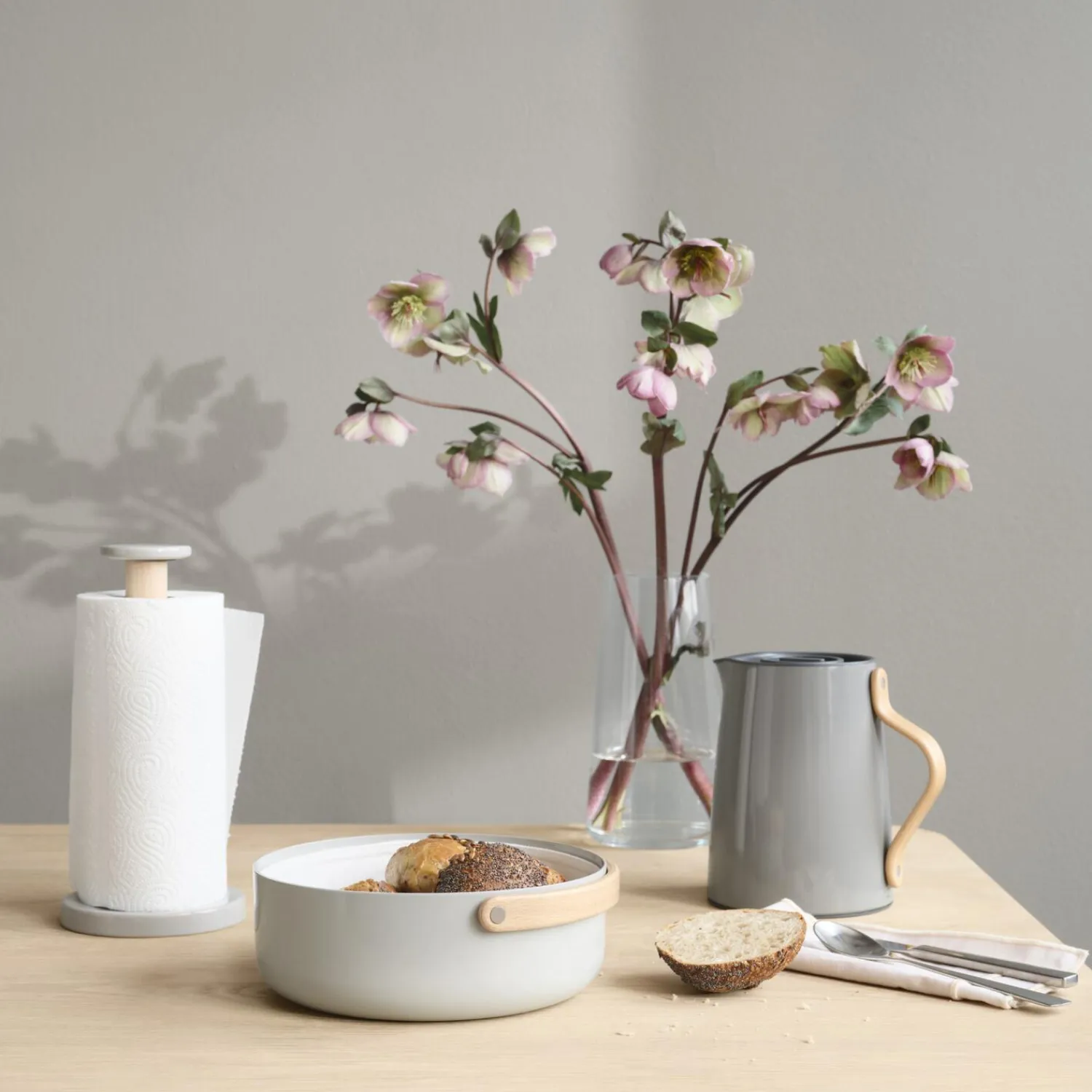 Hot Stelton Emma køkkenrulleholder, grey