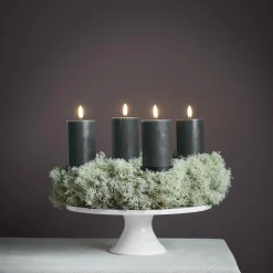 Hot Uyuni Lighting Giftbox w. spike, remote, LED pillar candle 4-pack, pine green